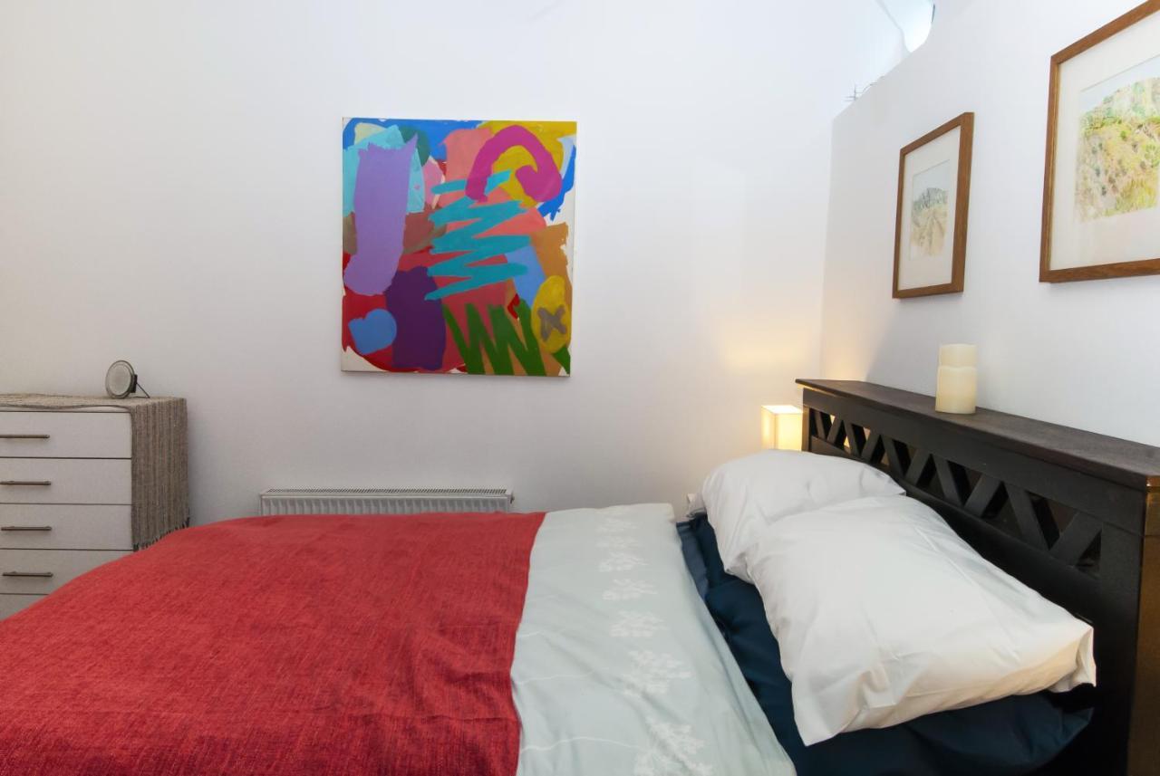 Hotel One Of A Kind - Converted Ship In The Heart Of Londres Exterior foto